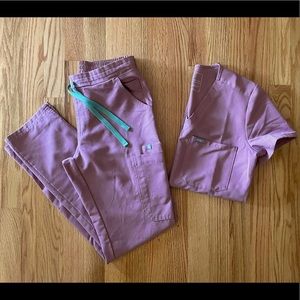 FIGS Mineral Mauve: XXS Catarina, XS Yola